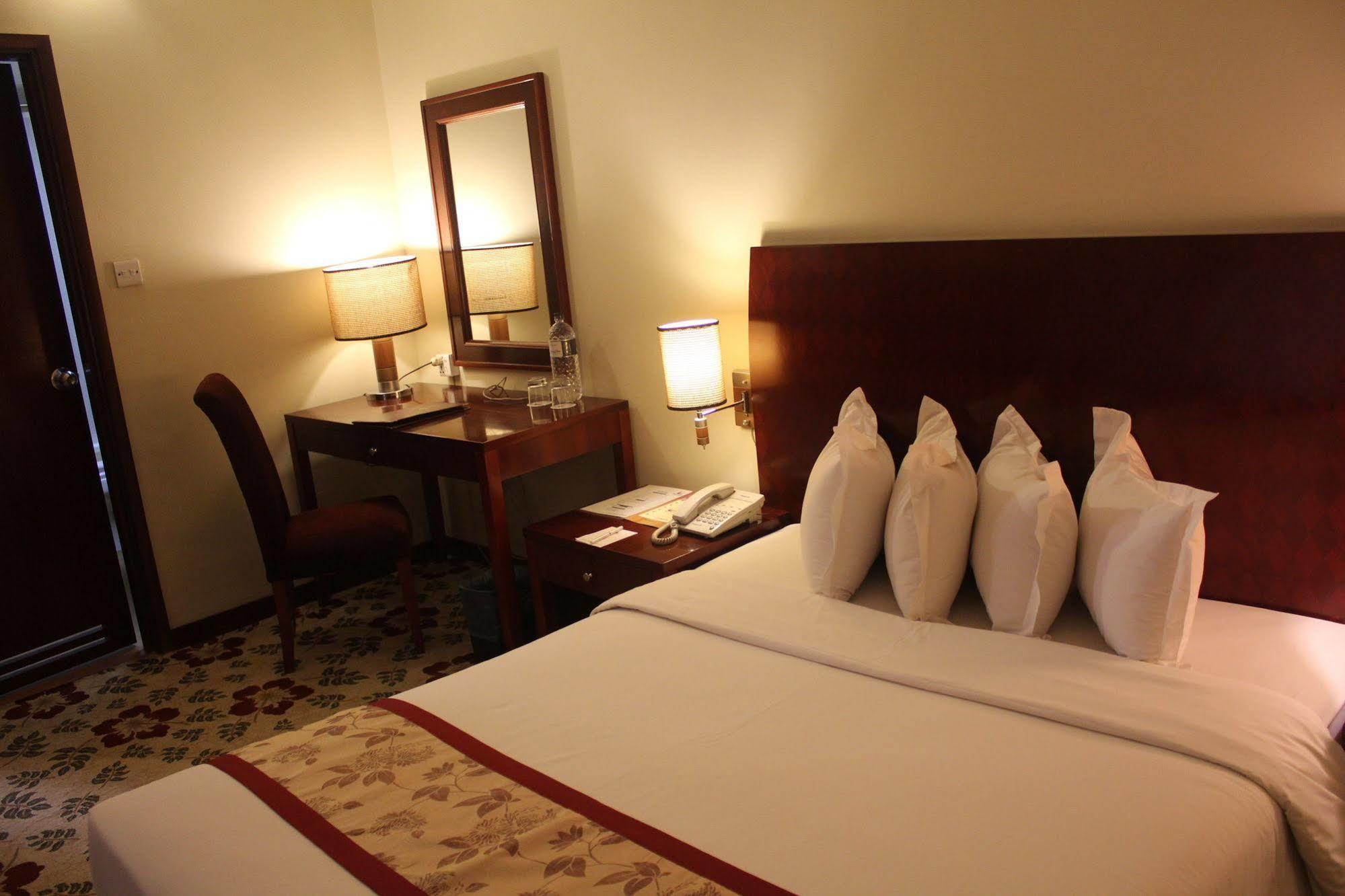 Hotel Bengal Inn Dhaka Exterior foto